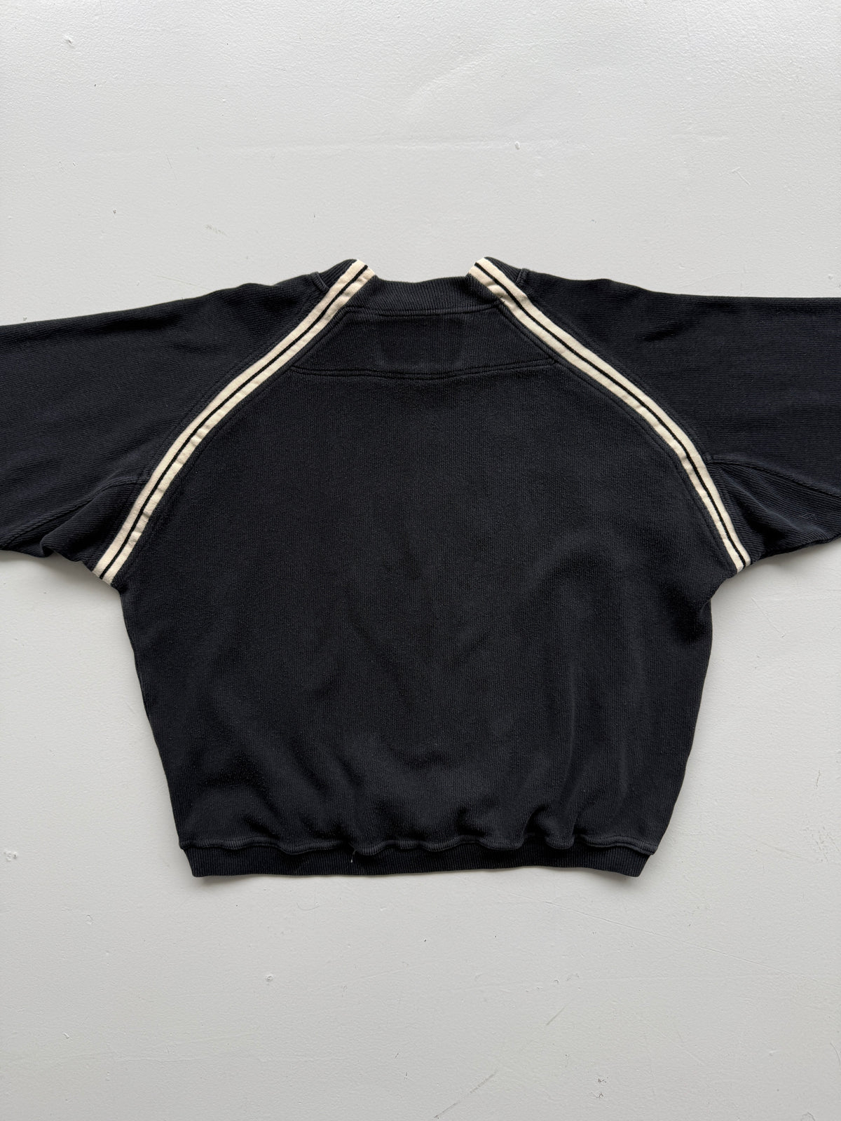 Spinash Finest Fabrics Crest 90's Vintage Sweatshirt - Boxy Small