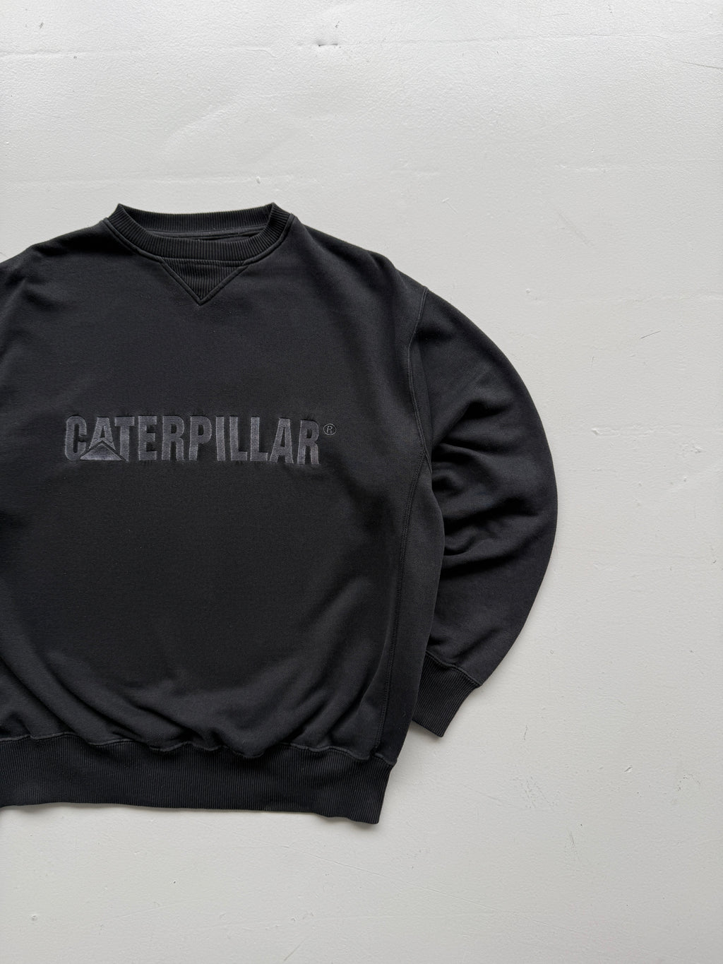 Caterpillar CAT Black Embroidered 90's Vintage Sweatshirt - Medium