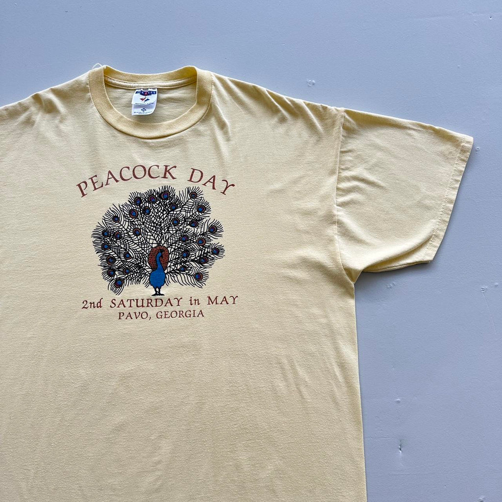 Pale Yellow Peacock Day Vintage 00’s T-shirt - 2XL