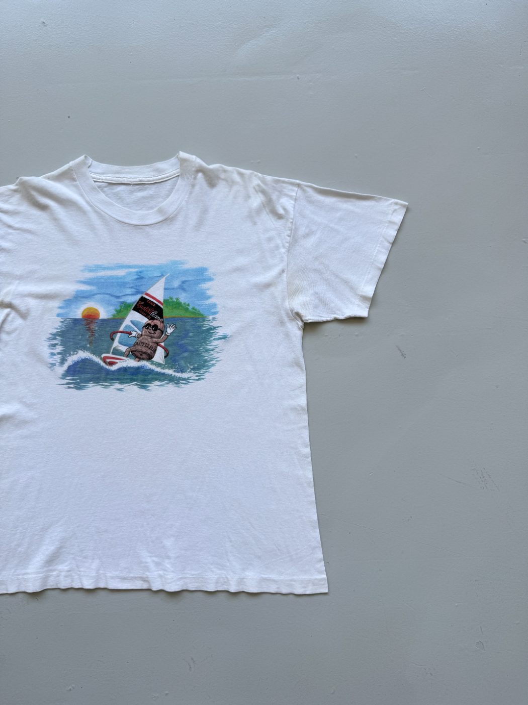 Cavas Castellblanch Single Stitch 80's Vintage Graphic T-Shirt - Large