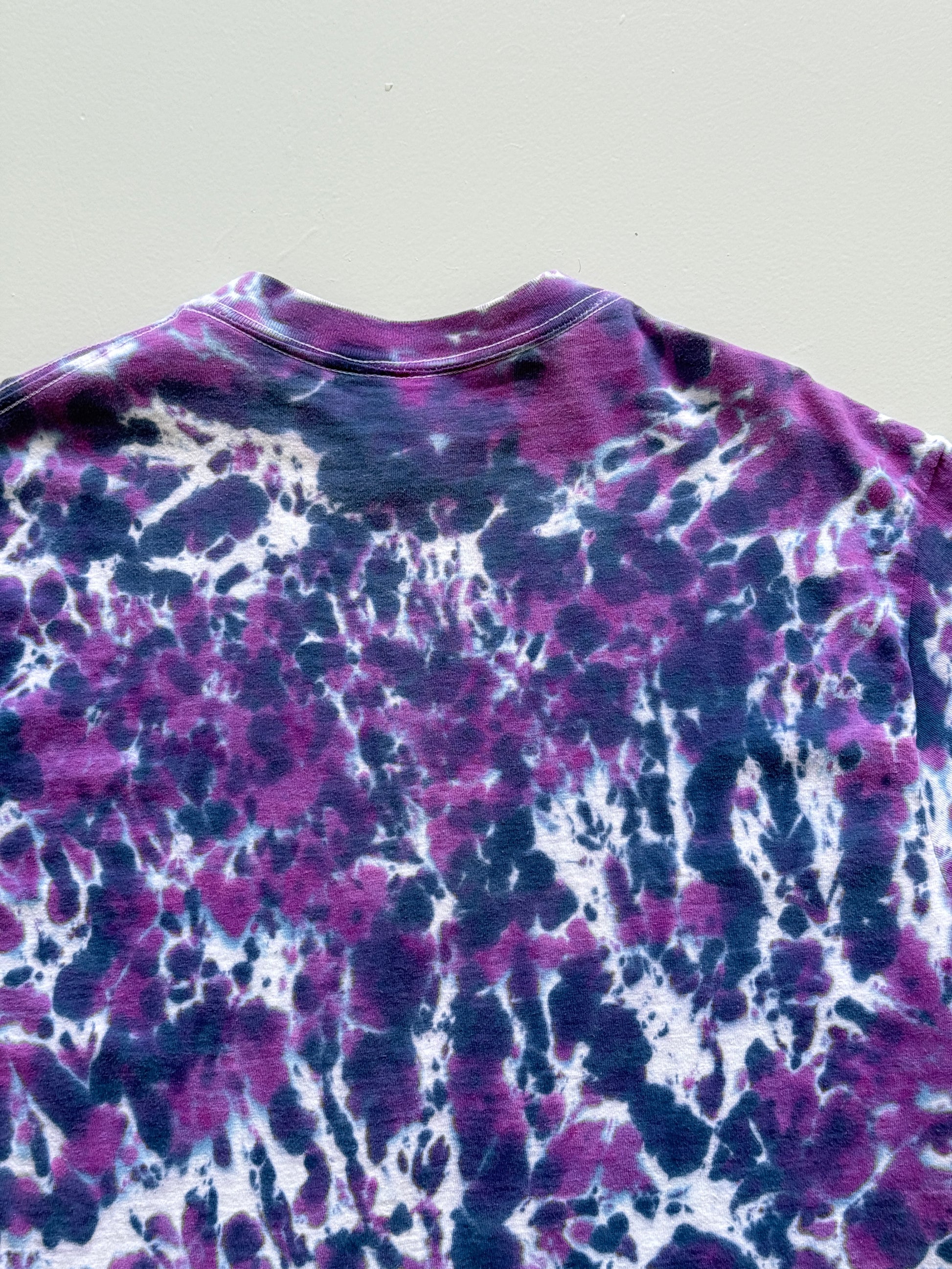 Purple Tie-Dye 90's Vintage Single Stitch Blank T-Shirt - Medium