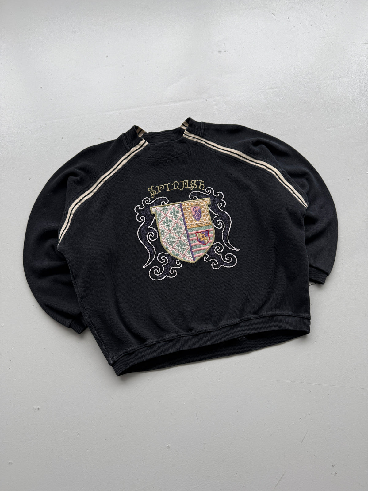 Spinash Finest Fabrics Crest 90's Vintage Sweatshirt - Boxy Small