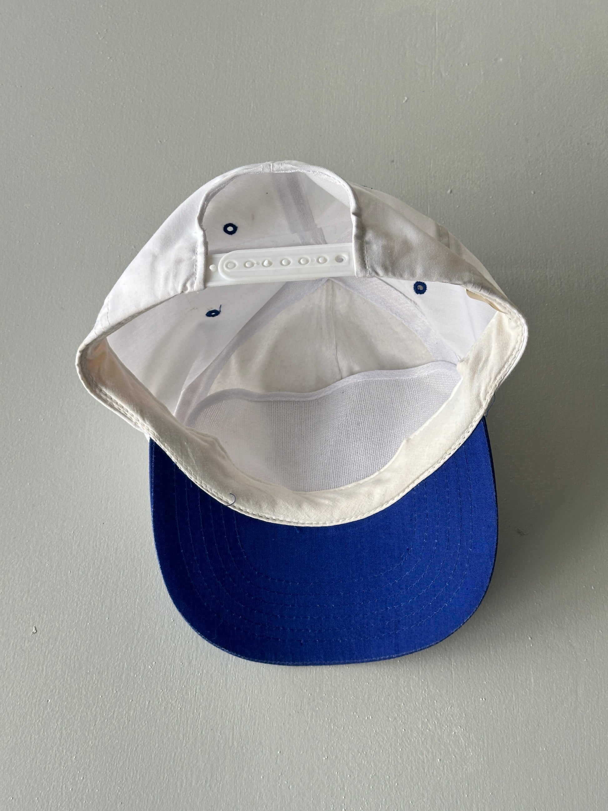 White / Blue Branson Missouri 90's Vintage SnapBack Trucker Cap