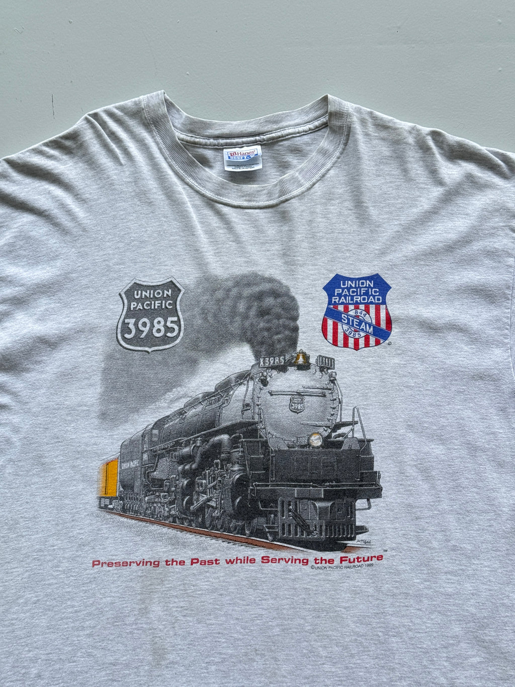 Grey Union Pacific 00's Vintage Train Graphic T-Shirt - XL