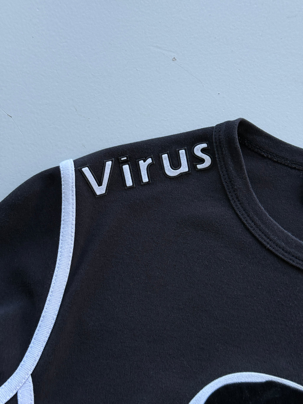 Black BeSomeOne Panther Virus Y2K Vintage Graphic Long Sleeve T-Shirt - Small
