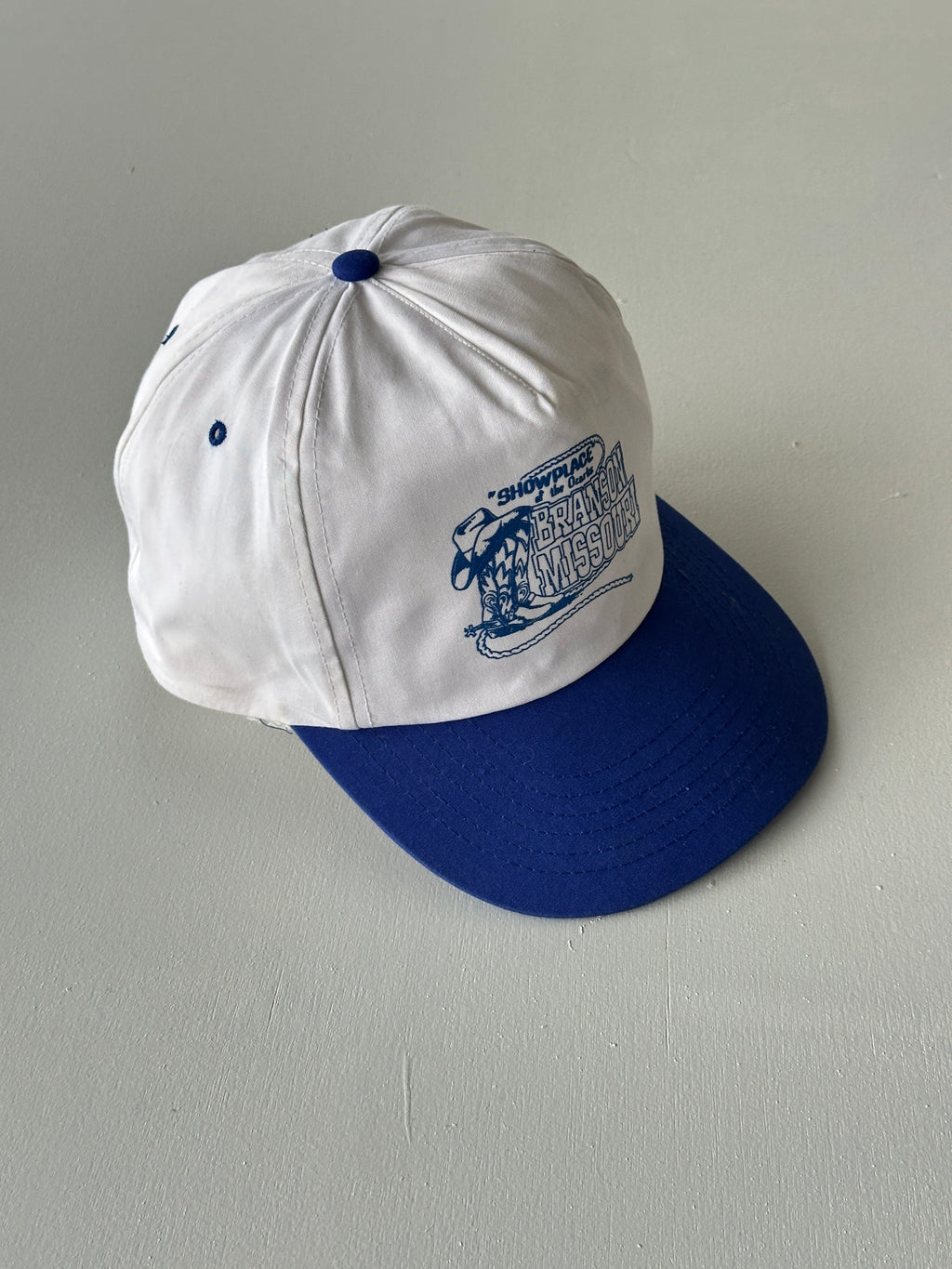 White / Blue Branson Missouri 90's Vintage SnapBack Trucker Cap