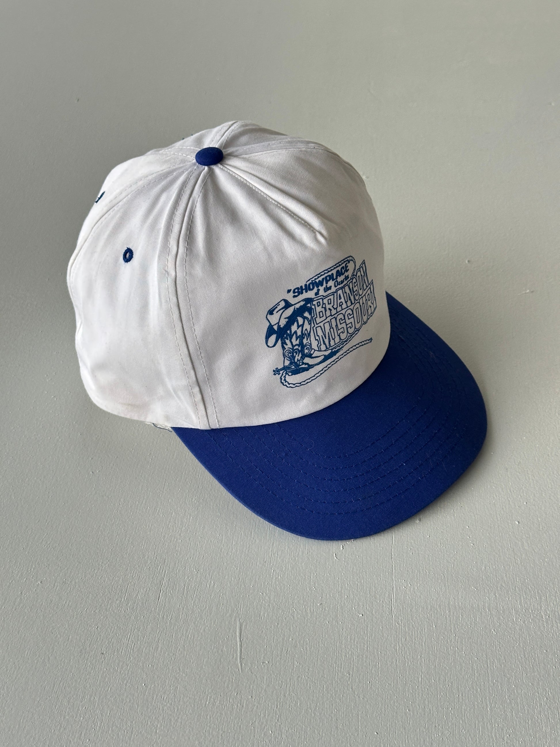 White / Blue Branson Missouri 90's Vintage SnapBack Trucker Cap