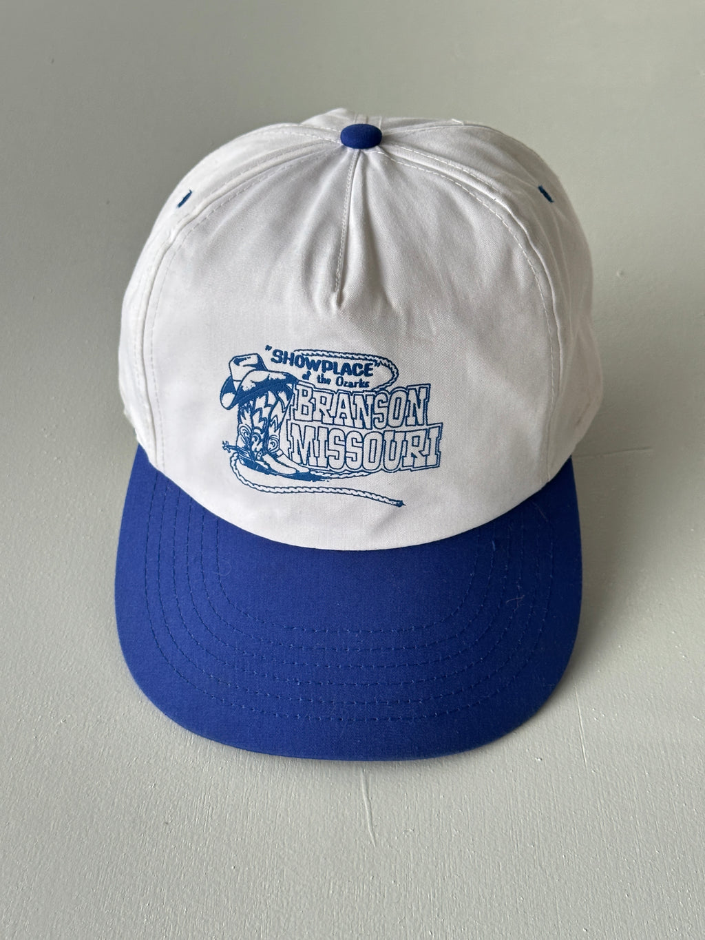 White / Blue Branson Missouri 90's Vintage SnapBack Trucker Cap