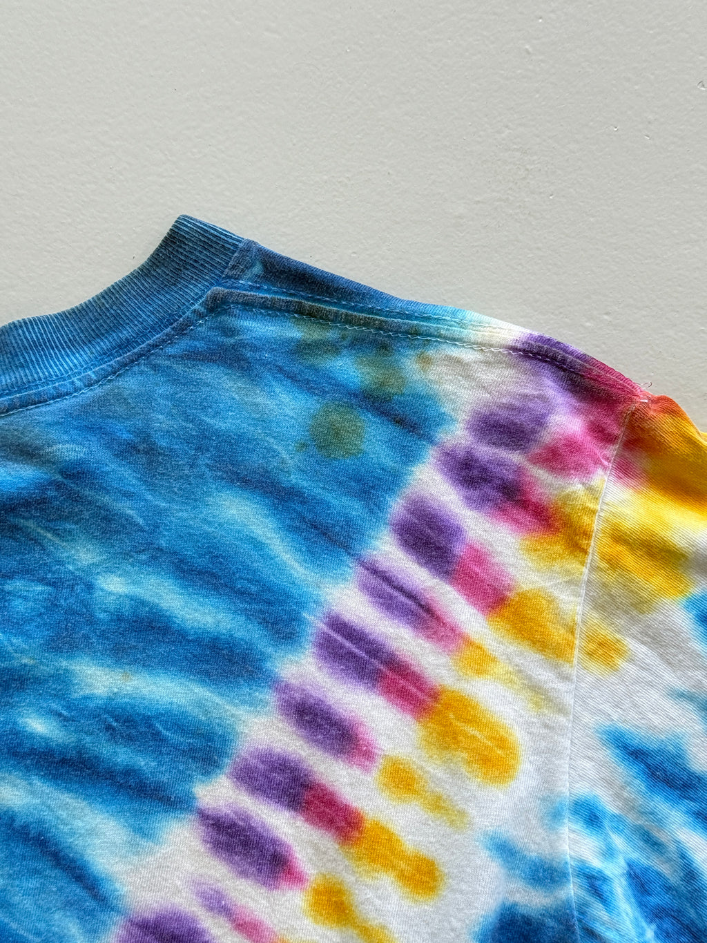 Blue Tye-dye Surfer 90's Vintage Single Stitch Graphic T-Shirt - Medium