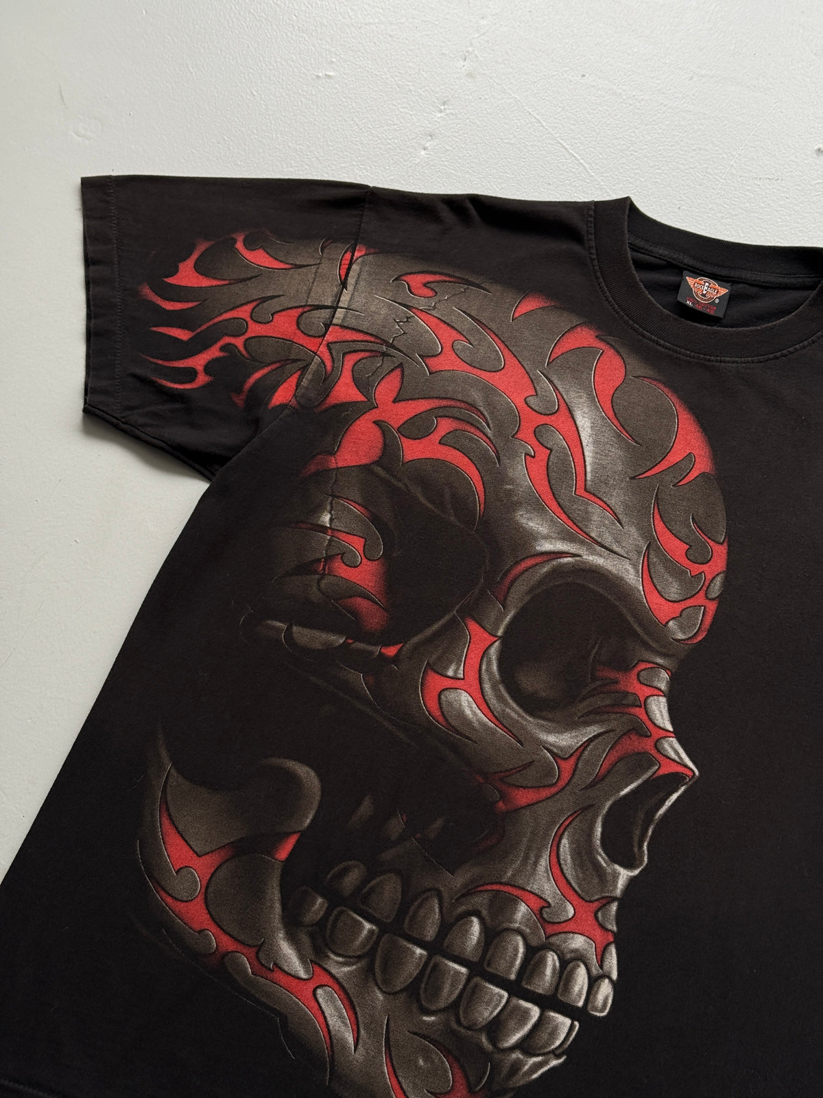 Black Tribal Skull Y2K Vintage Graphic T-Shirt - XL