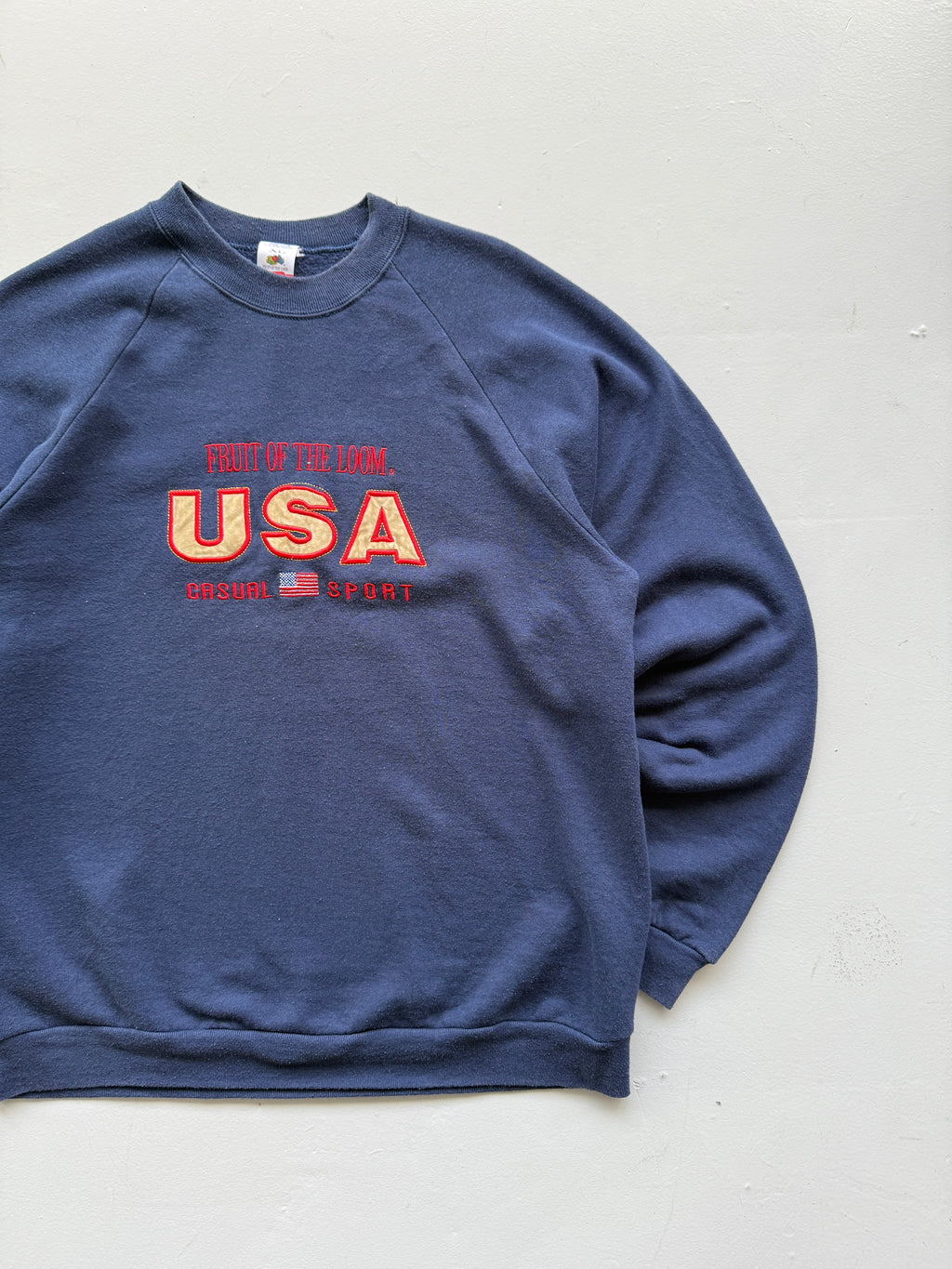 Navy Blue Fruit of the Loom 90's Vintage USA Graphic Sweatshirt Jumper - Large