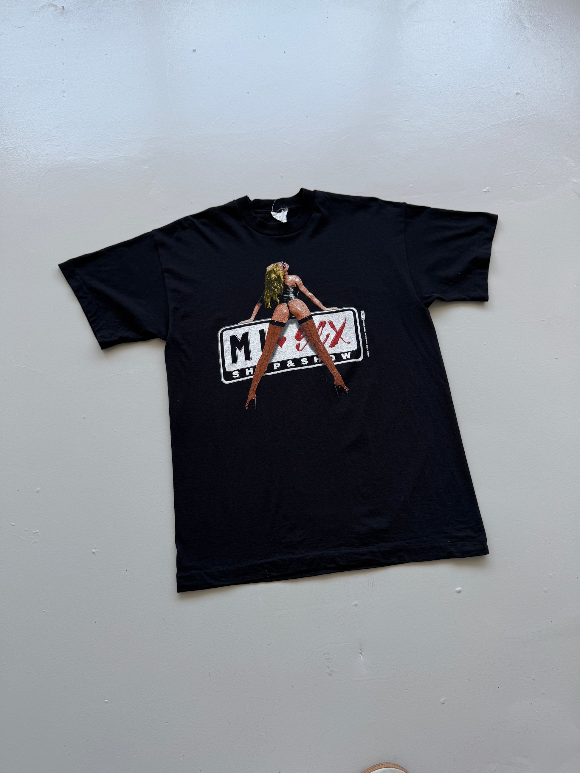 Black High Heal Women 90's Vintage Graphic Single Stitch T-Shirt - Large