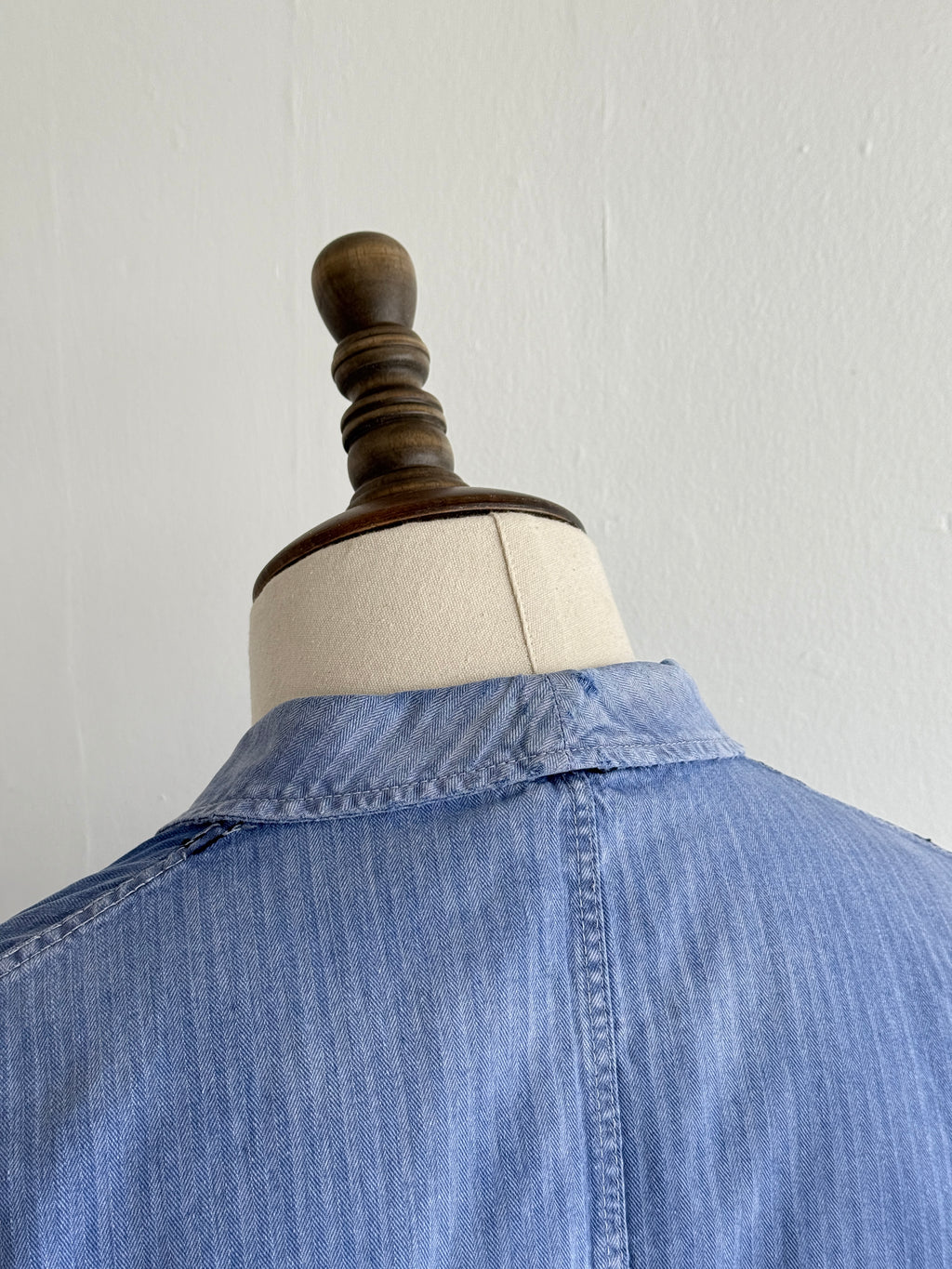 Faded Blue Herringbone French Vintage Workwear Chore Jacket CH385 - Medium