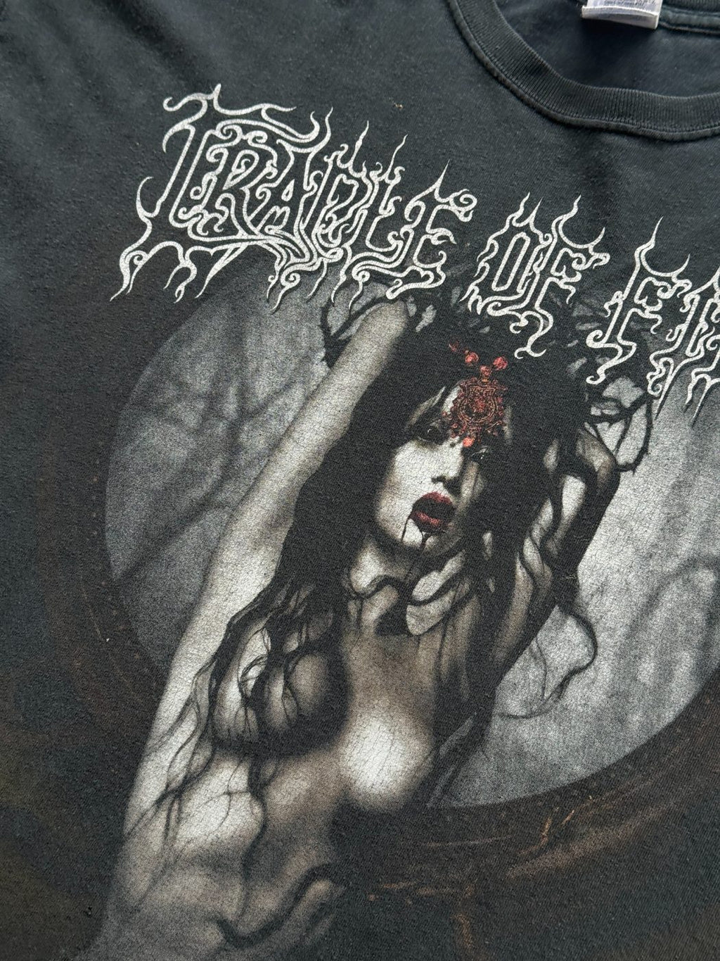 Cradle of Filth Creature from the Black Abyss 00's Vintage Graphic Band T-Shirt