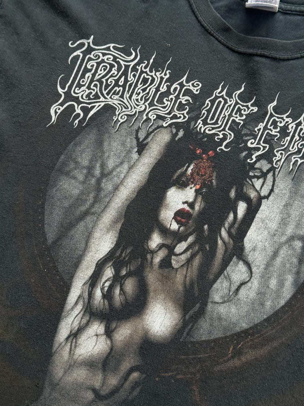 Cradle of Filth Creature from the Black Abyss 00's Vintage Graphic Band T-Shirt