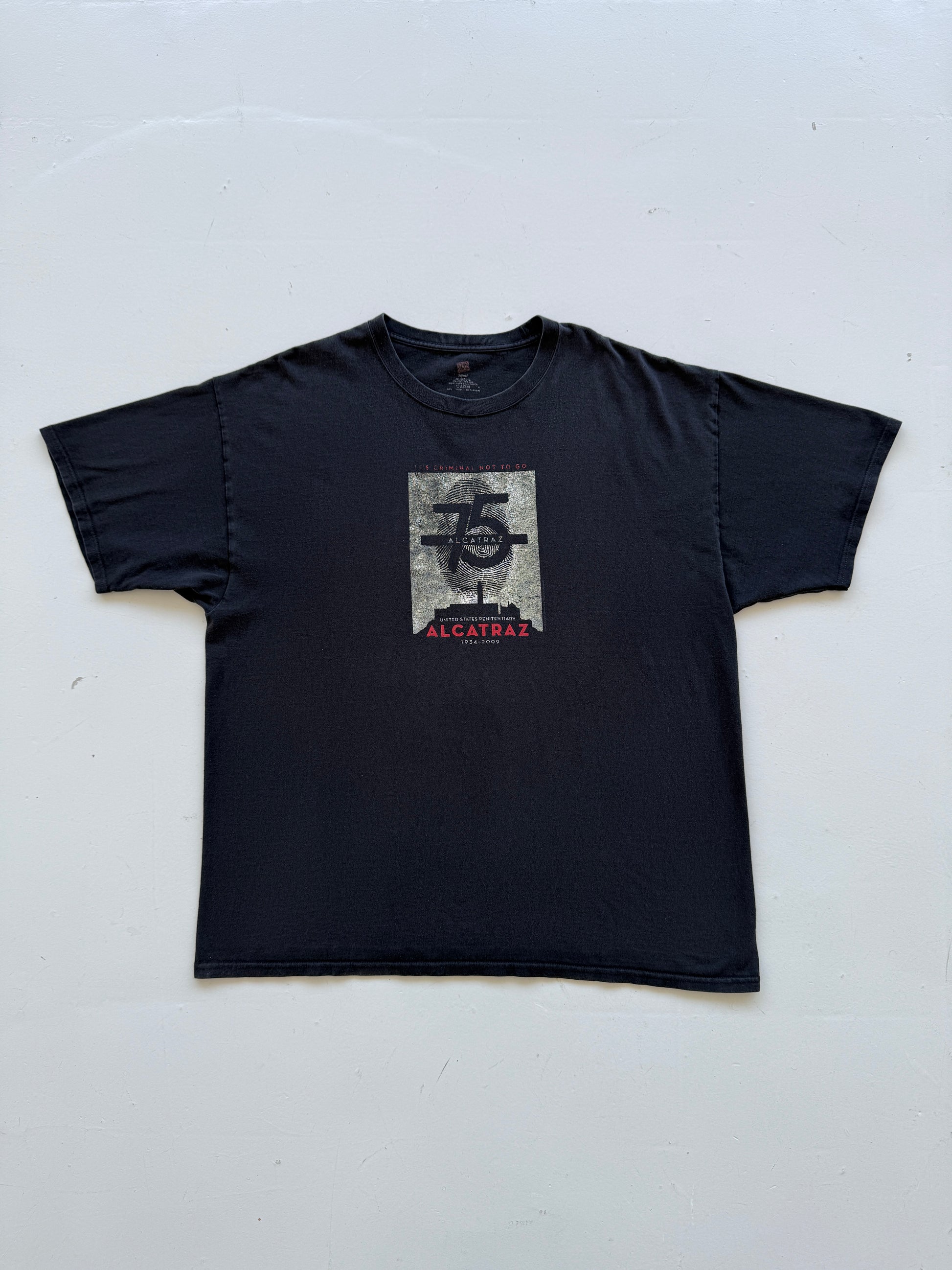 Black Alcatraz 00's Vintage Tourist Graphic T-Shirt - XL