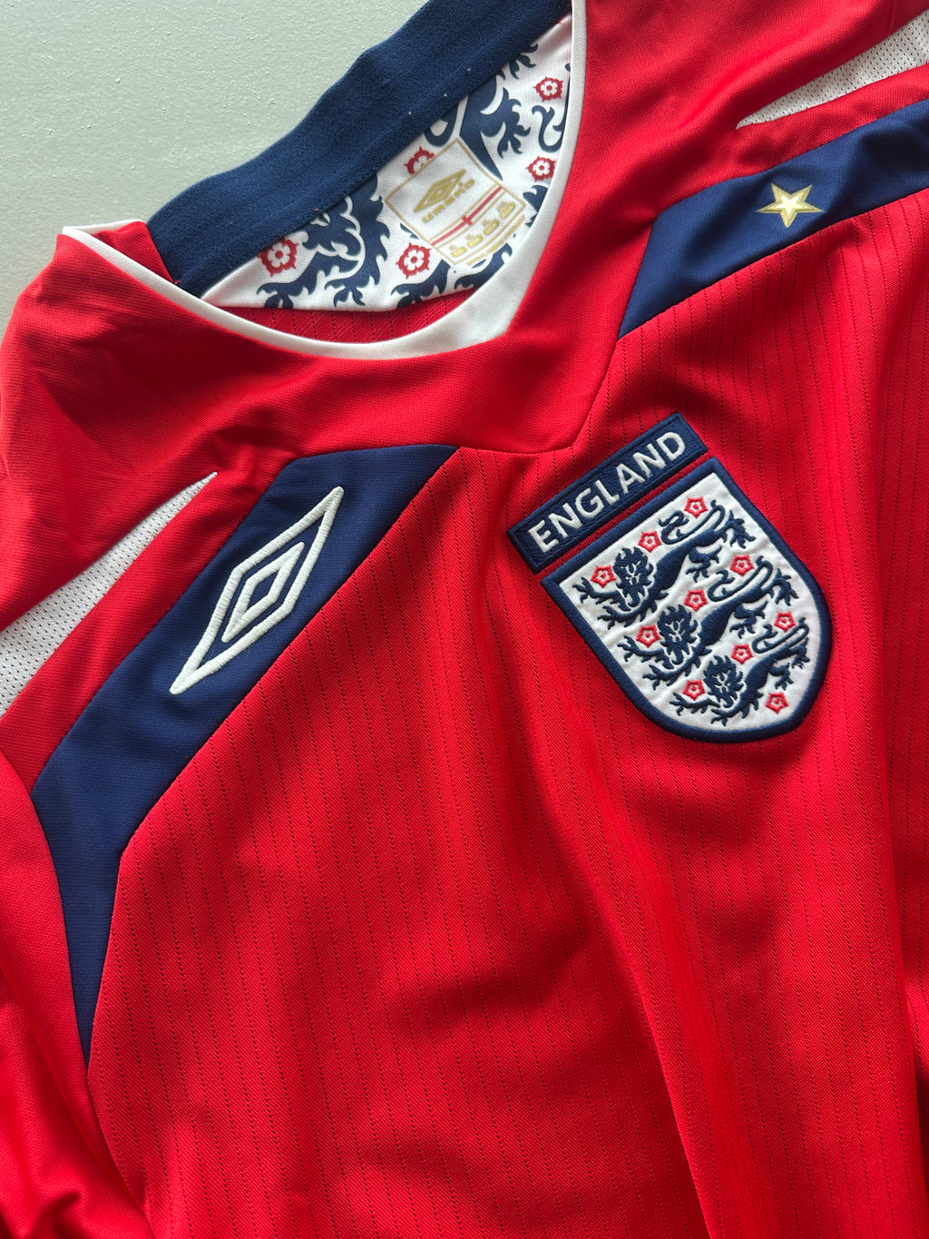Umbro England 2008-10 Away Long Sleeve Vintage Football Shirt - XL