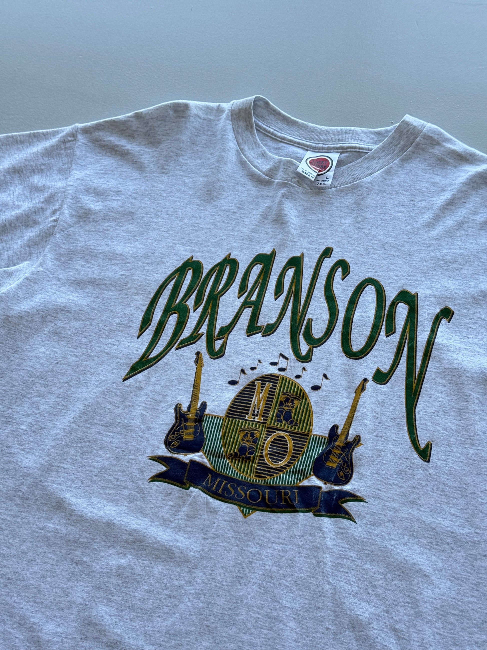 Lucky Strike Originals Branson Missouri Made in USA 90's Vintage Single Stitch T