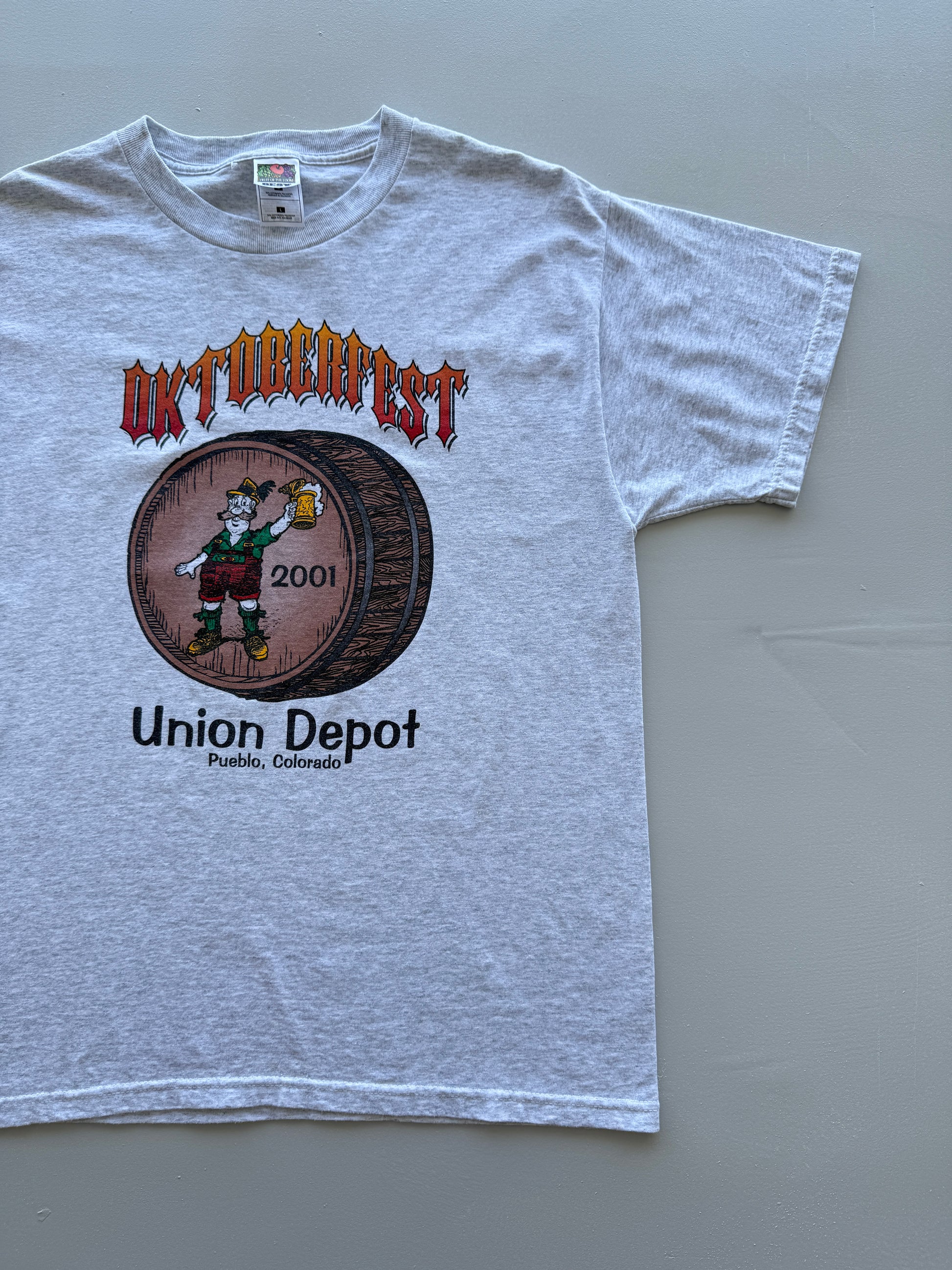 Fruit of the Loom Oktoberfest 2001 Union Depot Pueblo Colorado Vintage T-Shirt -