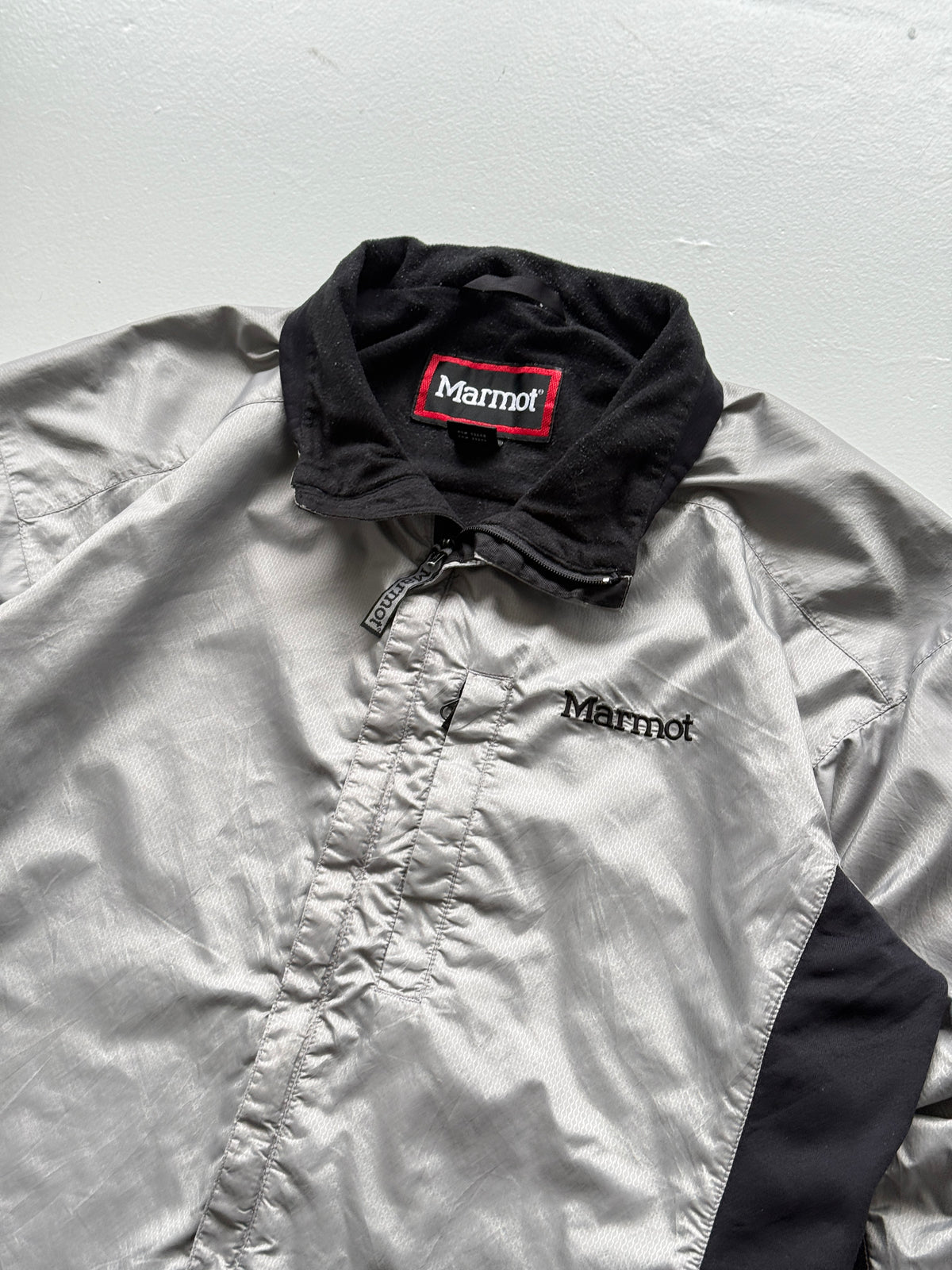 Marmot Silver & Black 00's Vintage Lightweight Insulated Jacket - Medium