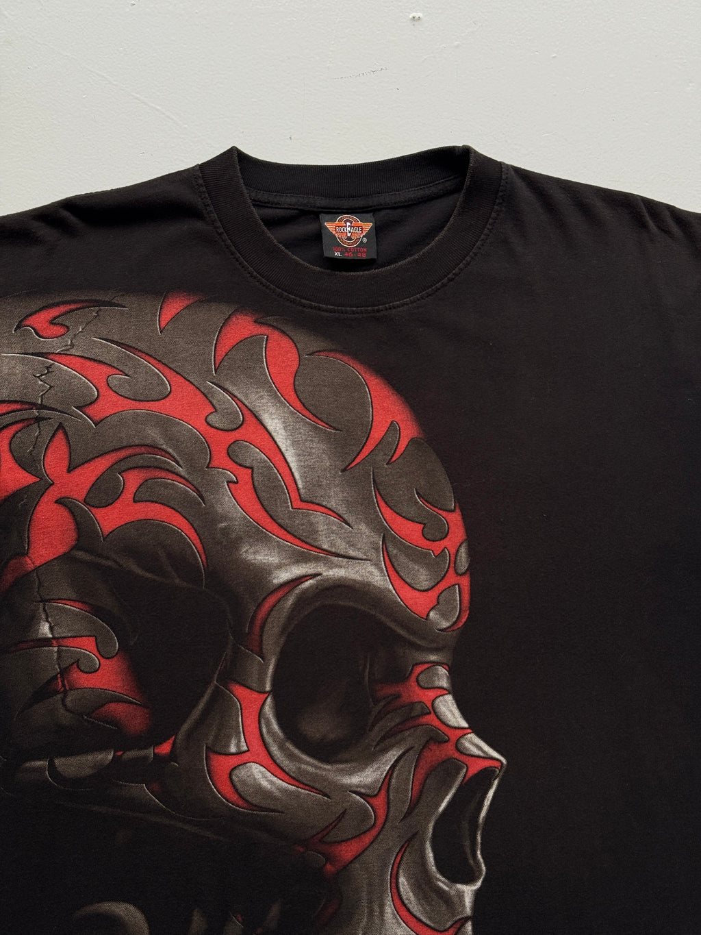 Black Tribal Skull Y2K Vintage Graphic T-Shirt - XL