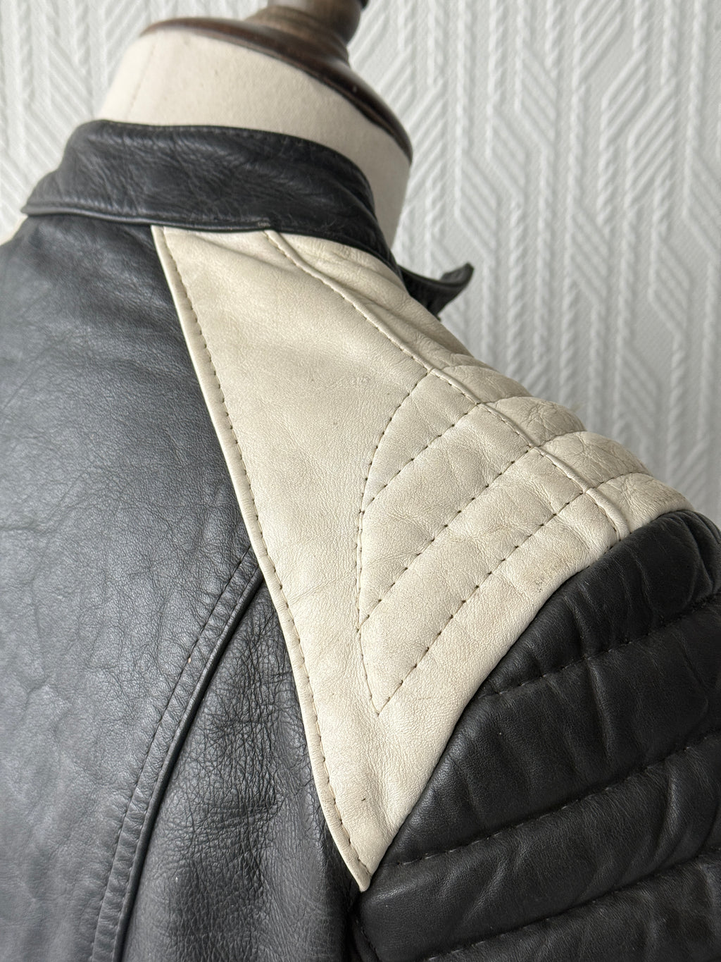 Black 80's Vintage  Moto Leather Biker Jacket - Mens Small - Womens Oversized 10