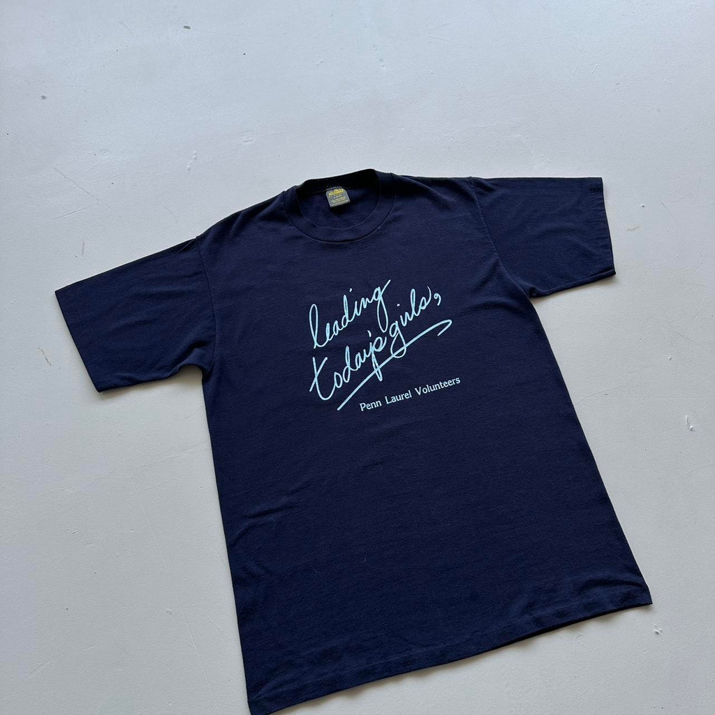 Navy Girl Scouts 90s Vintage T-shirt - Medium