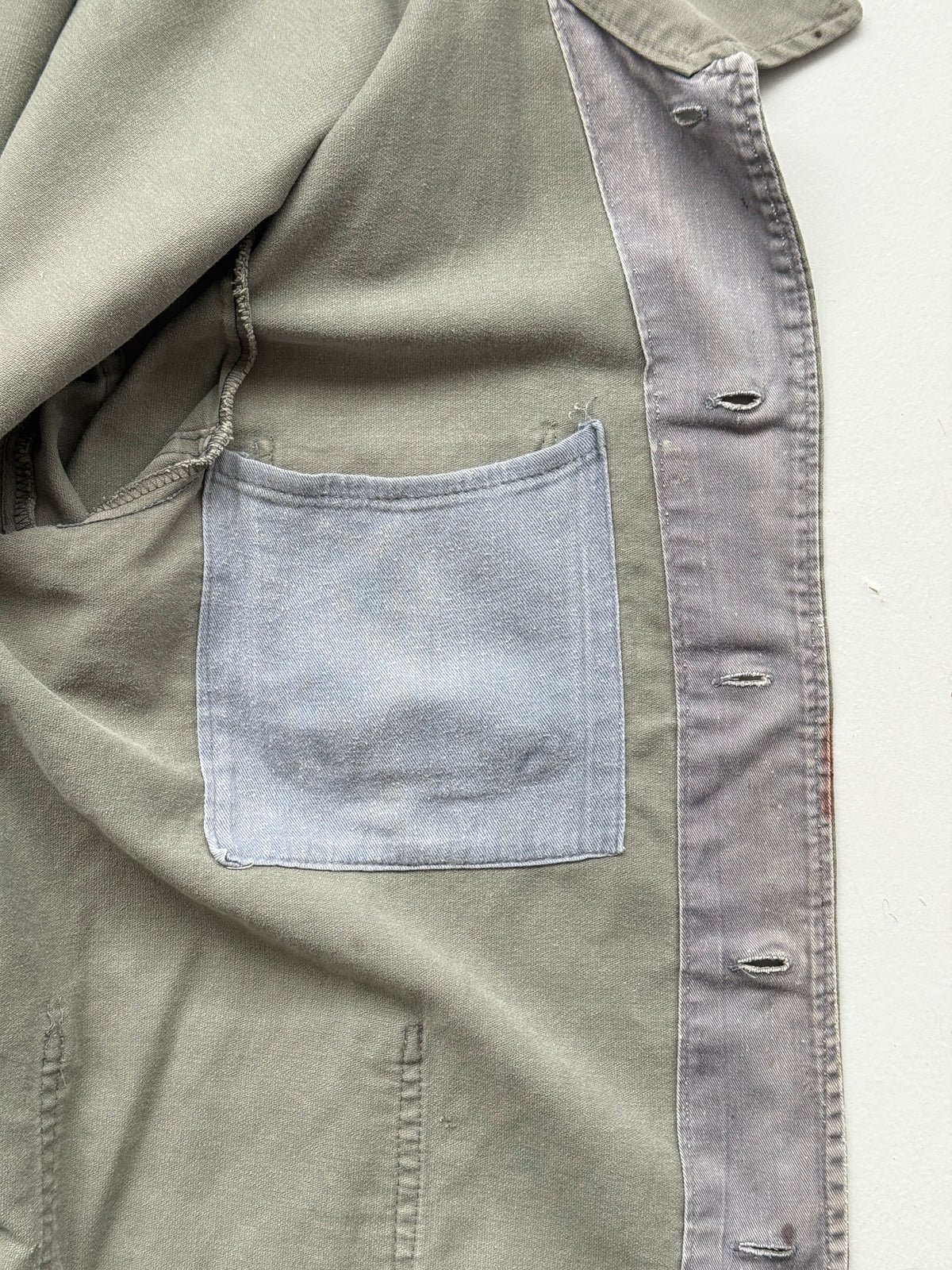 Thrashed Olive Green French 1950s/60s Vintage Chore Jacket CH560 - Small