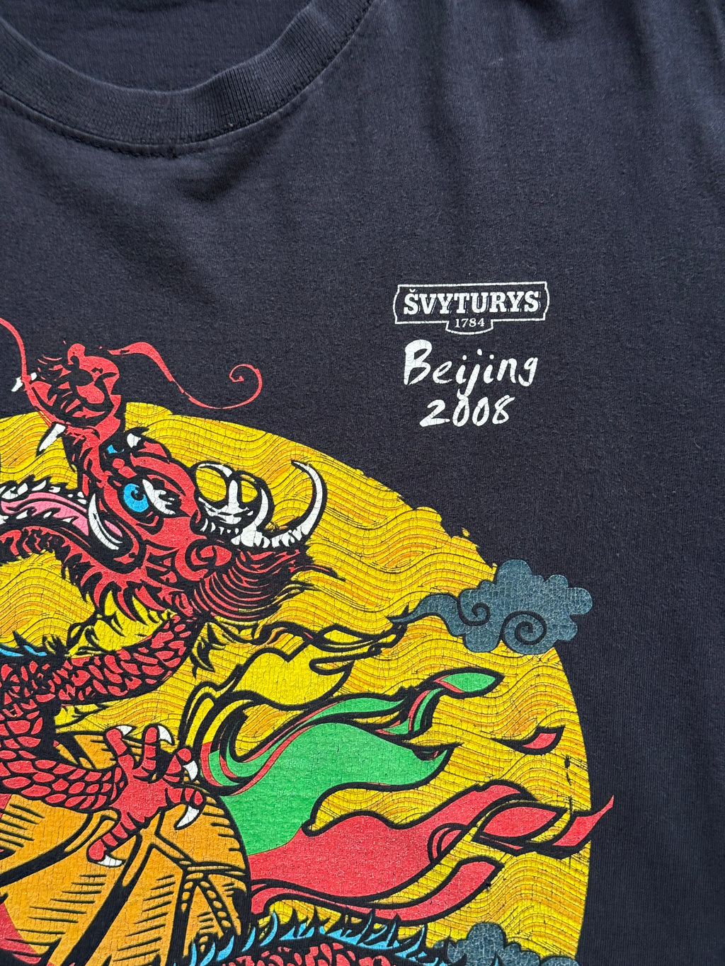 Black Chinese Dragon 00's Vintage Graphic Tourist T-Shirt - Large
