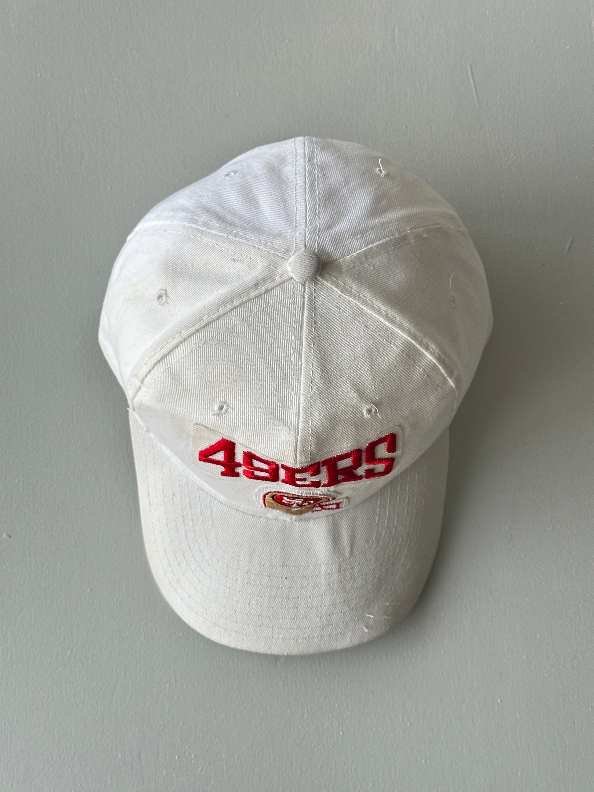 White New Era San Francisco 49ers 80's Vintage SnapBack Trucker Cap