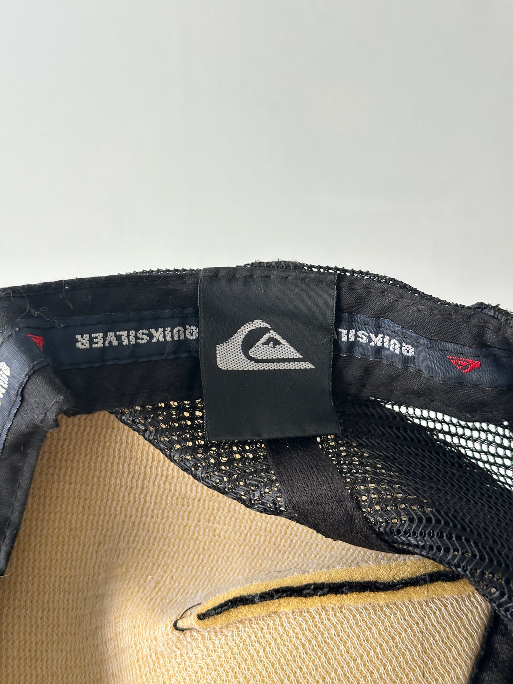 Quiksilver Foam and Mesh Y2K Vintage SnapBack Trucker Cap