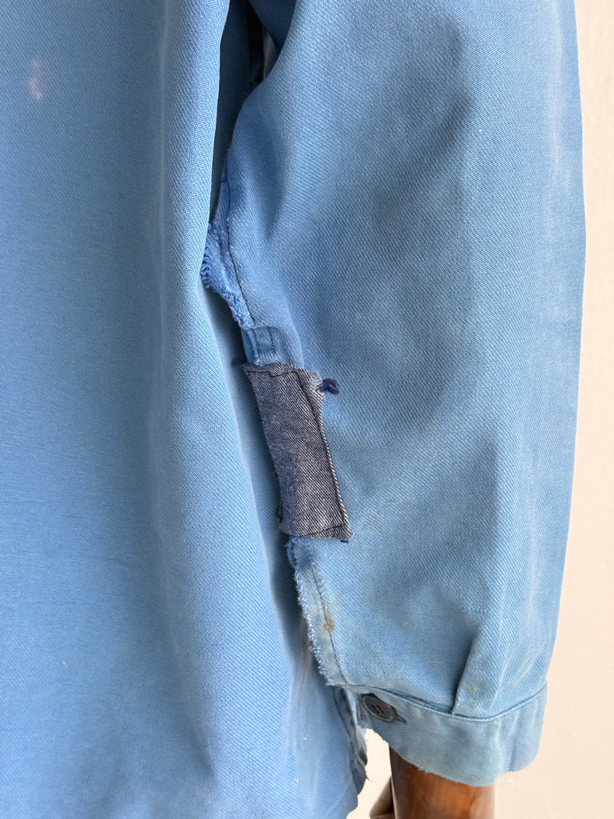 Thrashed Blue French 1970's Vintage Workwear Chore Jacket CH550 - Medium