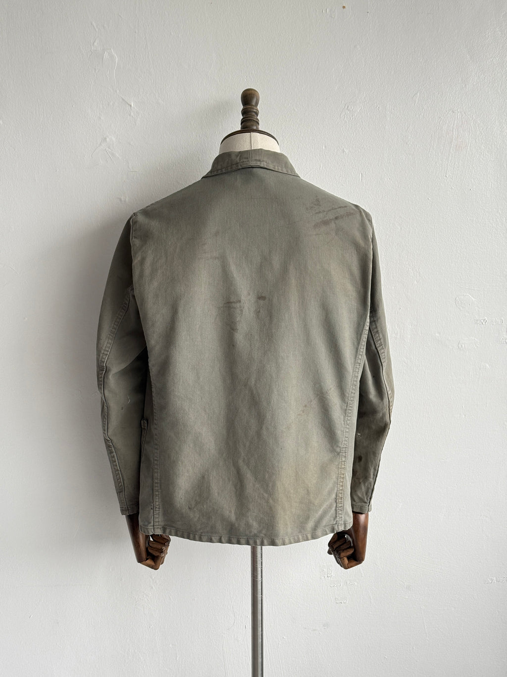 Thrashed Olive Green French 1950s/60s Vintage Chore Jacket CH560 - Small