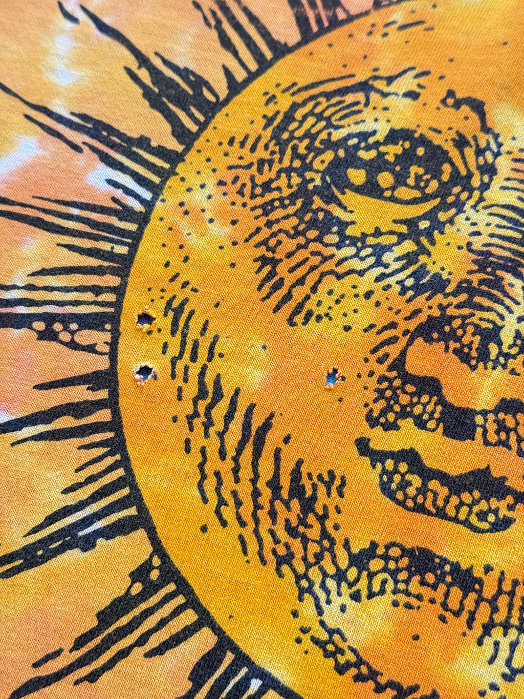 Liquid Blue Sun and Moon 90s Vintage Single Stitch All Over Graphic T-Shirt - XL