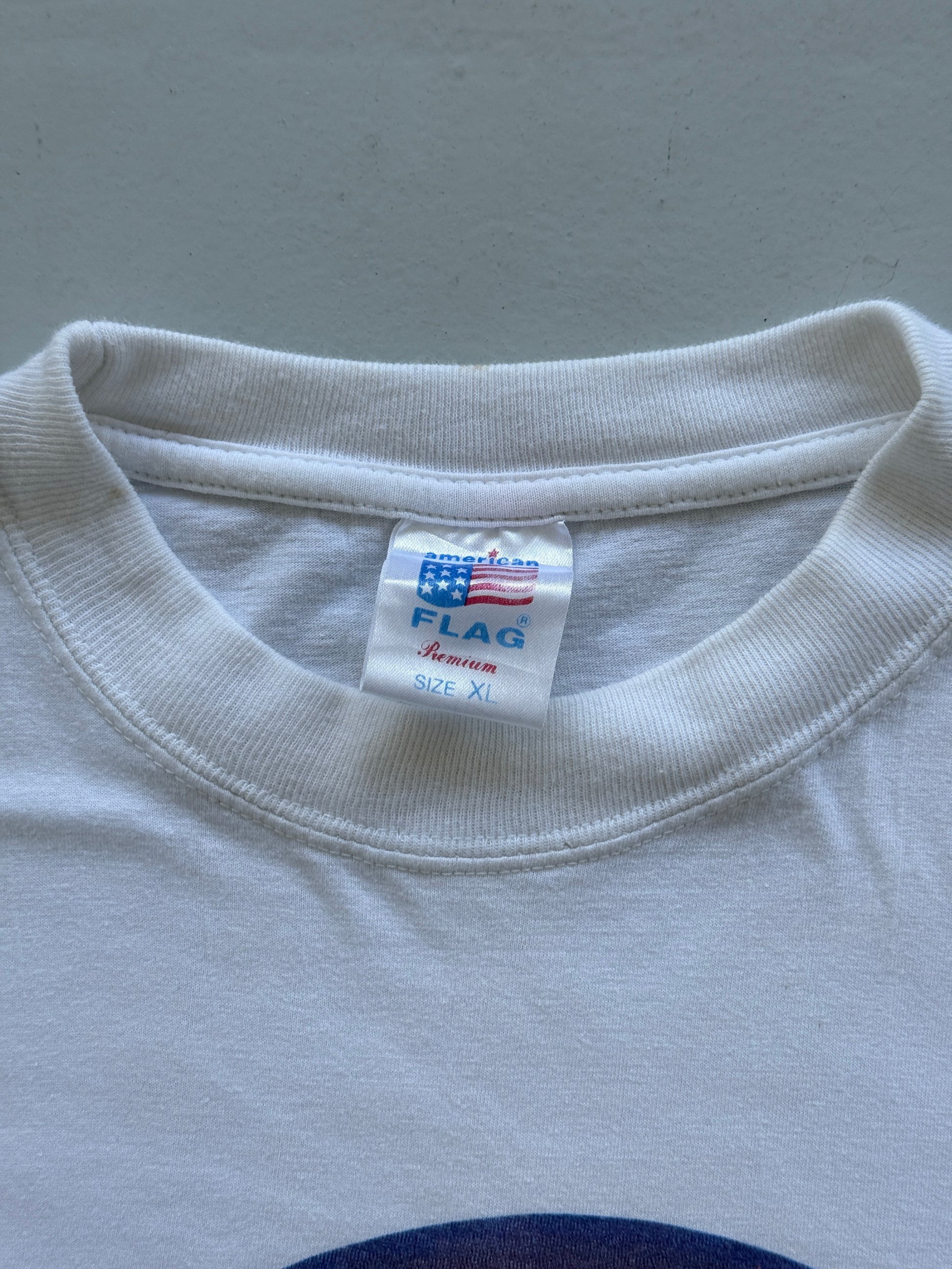 White Peace 90's Vintage Graphic T-Shirt - Large