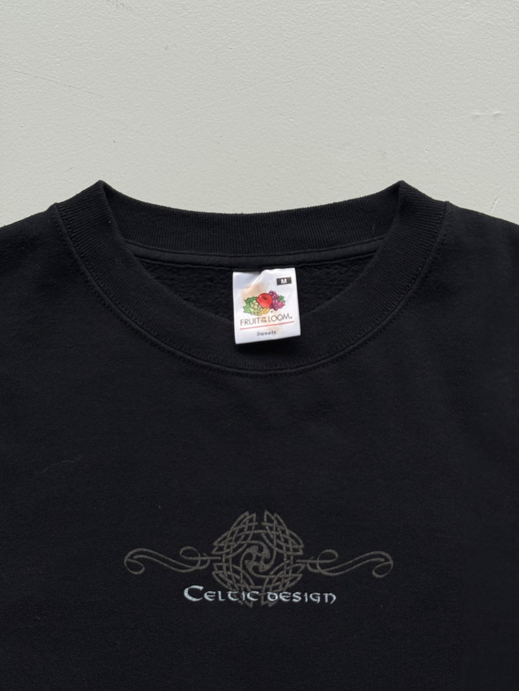 Black Celtic Design 90's Vintage Sweatshirt - Medium