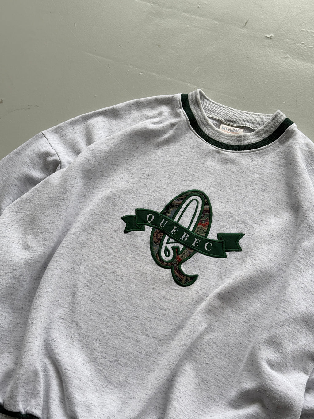 Grey Quebec 90's Vintage Graphic Tourist Sweatshirt Jumper - XL