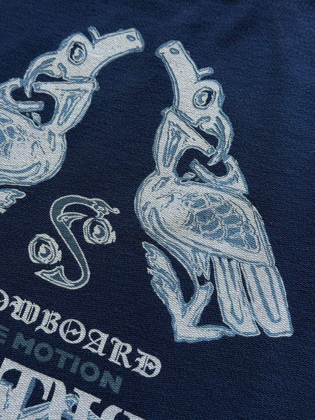 Navy Blue Free Motion 90's Vintage Snowboard Graphic Sweatshirt T-Shirt - Medium