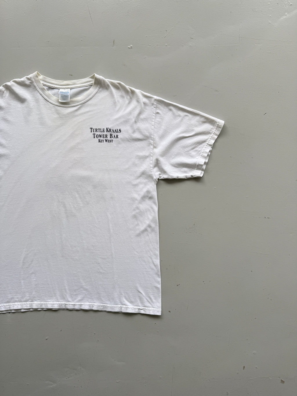 White Turtle Bay 90's Vintage Slogan Graphic Bar T-Shirt - XL