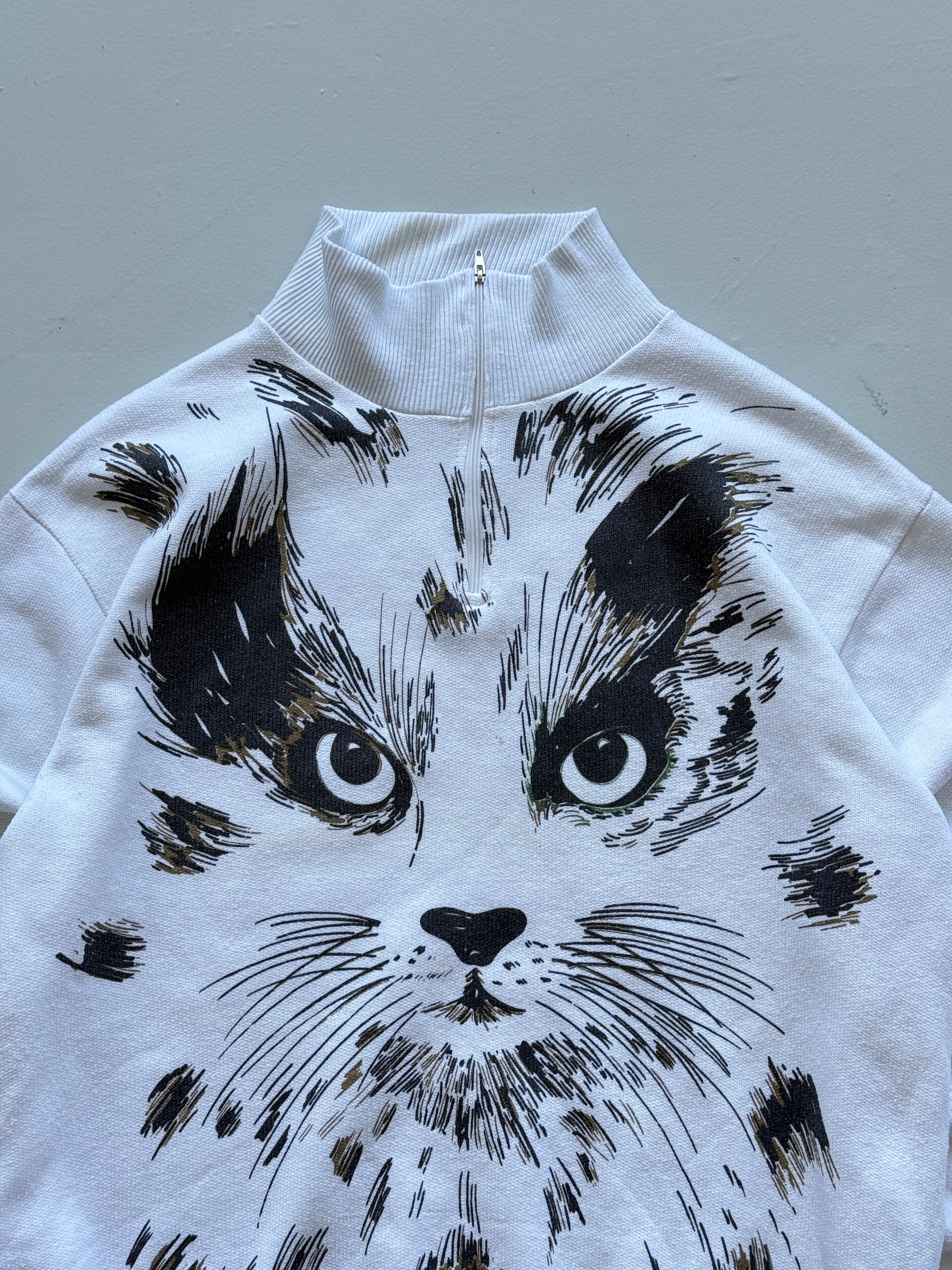 White Cat Graphic 80's Vintage Quarter Zip Sweatshirt - Medium
