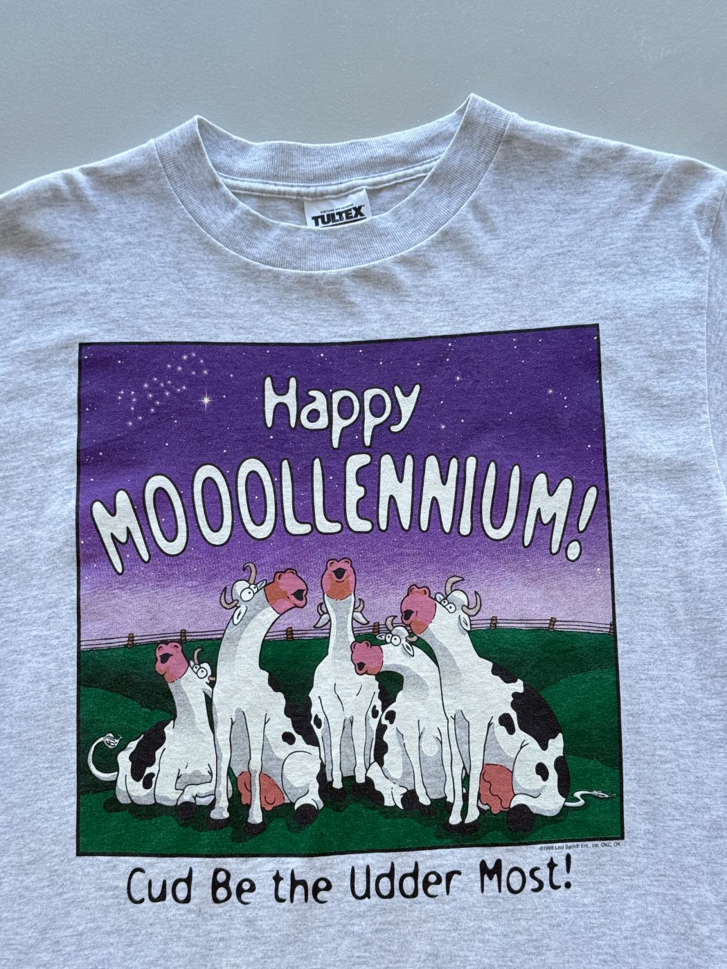 Tultex Happy Mooollennium Novelty 90's Vintage Graphic T-Shirt - Large