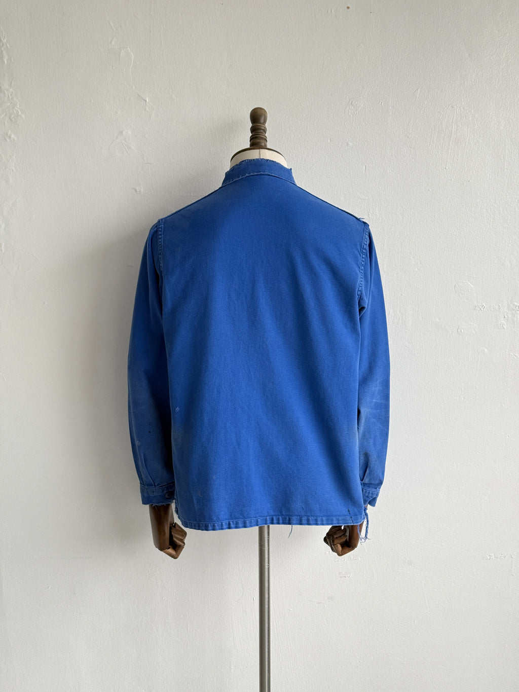 Thrashed Blue French 1970s Vintage Workwear Chore Jacket CH447 - Small