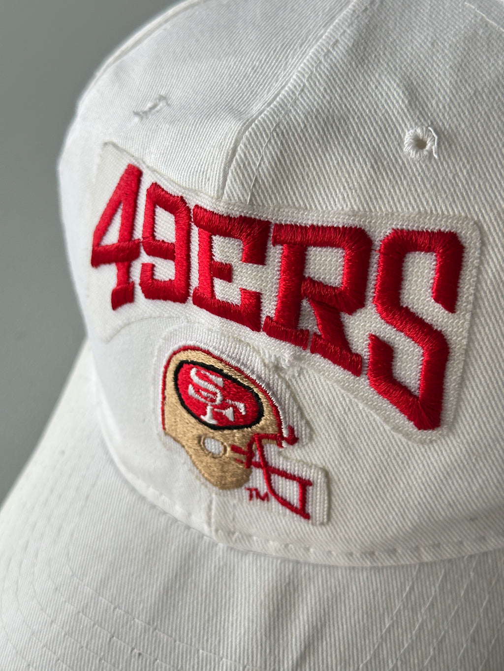 White New Era San Francisco 49ers 80's Vintage SnapBack Trucker Cap