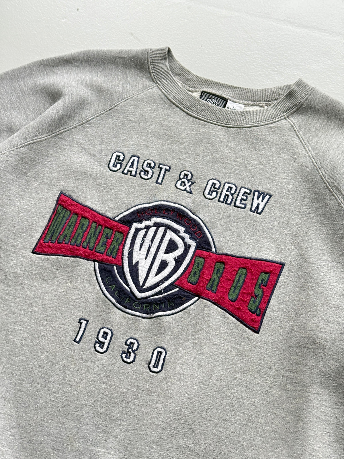 Warner Bros Cast & Crew Hollywood 90's Vintage Sweatshirt - XL