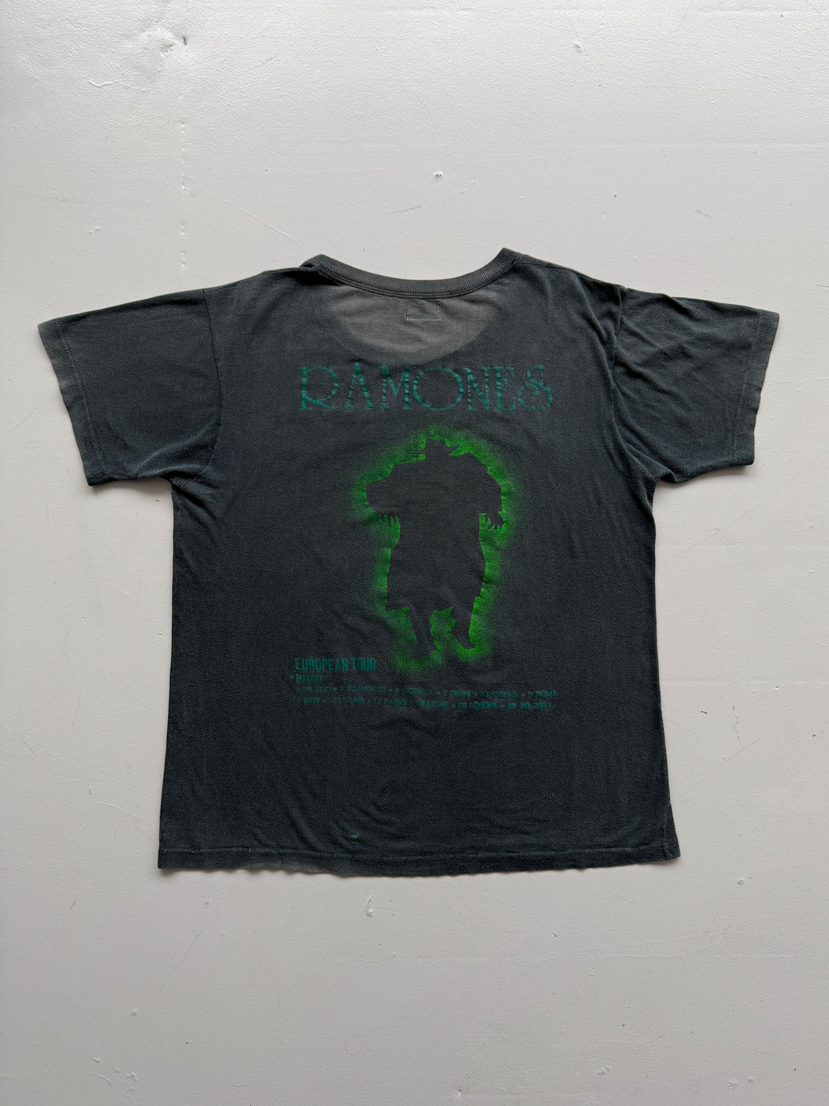 Black Ramones European Tour 80's Vintage Graphic T-Shirt - Large