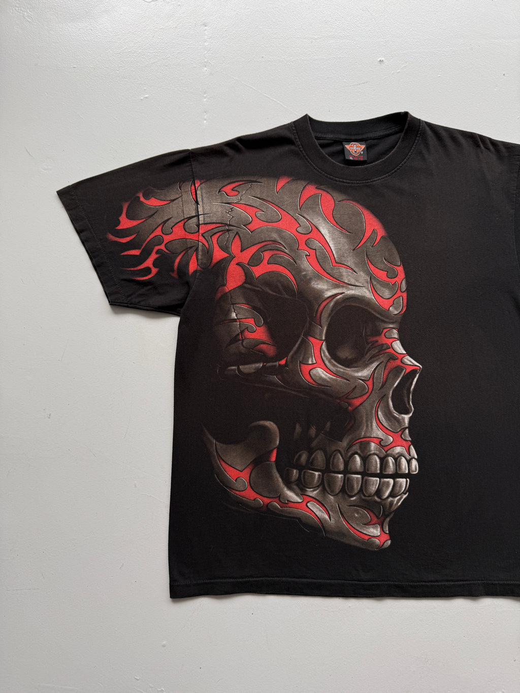 Black Tribal Skull Y2K Vintage Graphic T-Shirt - XL