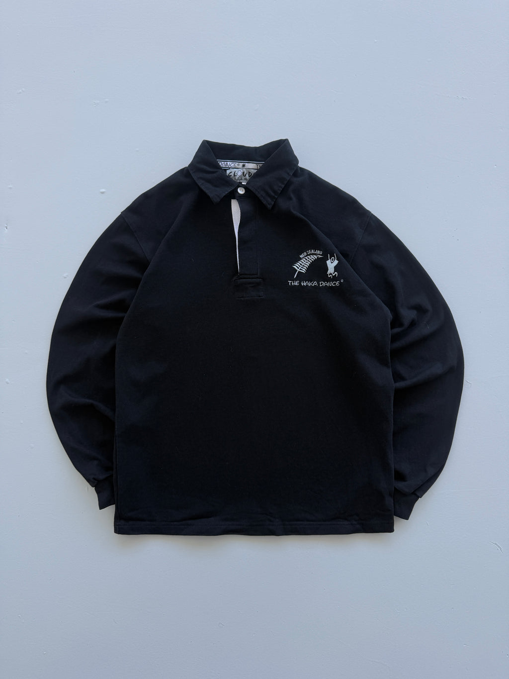 Black New Zealand Rugby 00's Vintage Haka Dance Graphic Polo Shirt - Medium