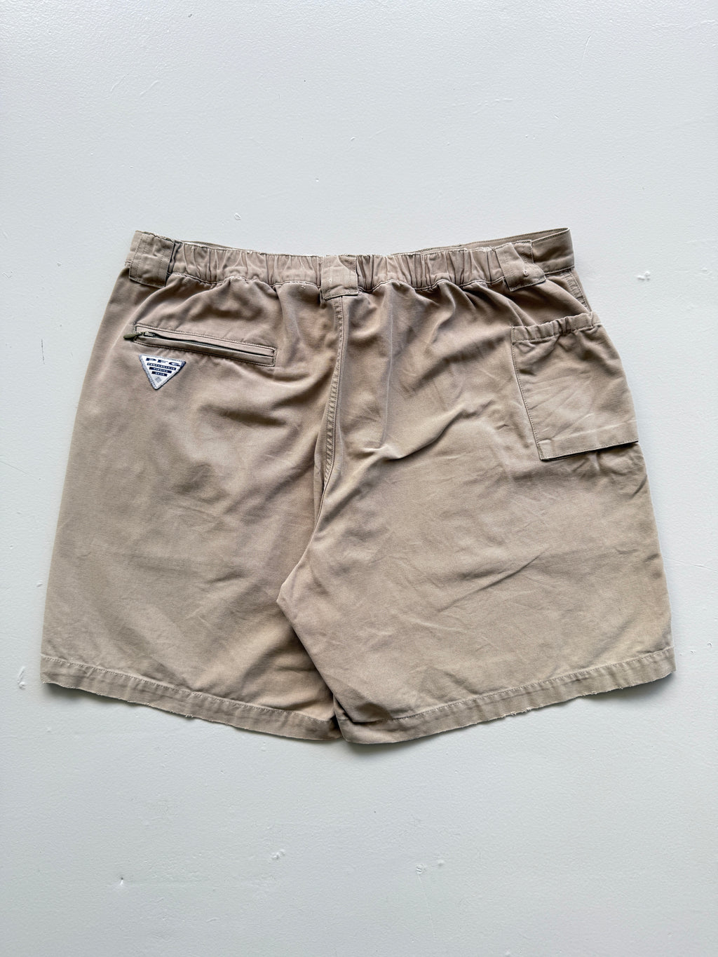Beige Columbia 00's Vintage Hiking Cargo Shorts - W40 x L8