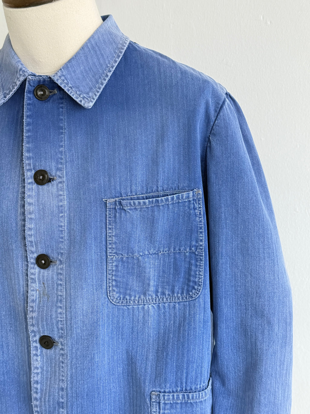 Faded Blue Herringbone French Vintage Workwear Chore Jacket CH385 - Medium