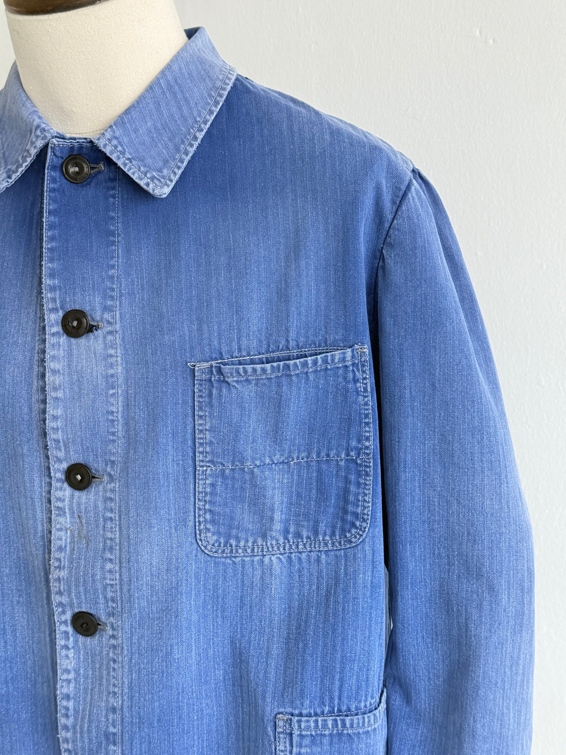 Faded Blue Herringbone French Vintage Workwear Chore Jacket CH385 - Medium